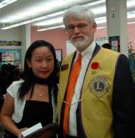 Lions present award to graduating student